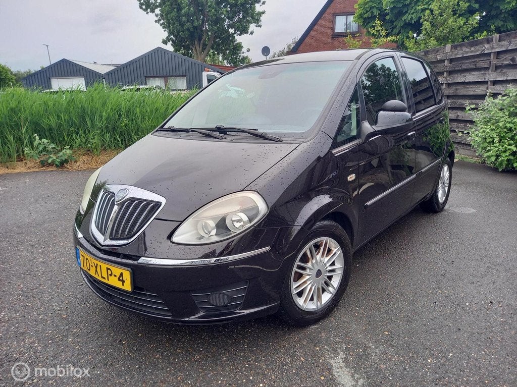 Lancia Musa 1.4-16V Platinum/ aangepaste optie invalide zie, Auto's, Euro 5, Gebruikt, 400 kg, Origineel Nederlands