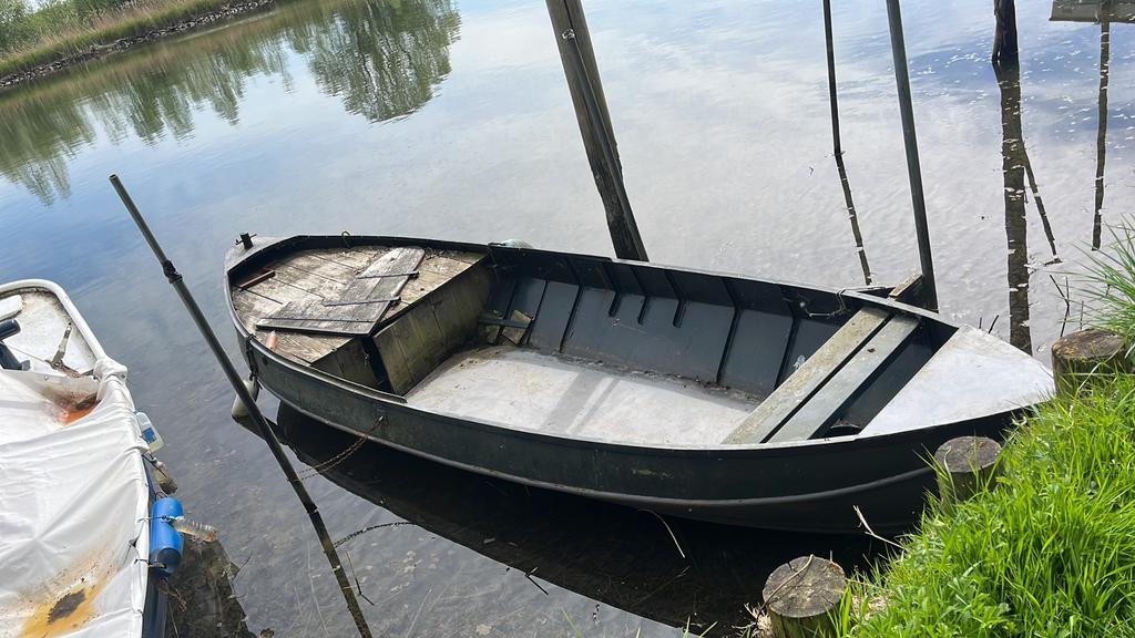 Zalmschouw alleen dit weekend € 750, Watersport en Boten, Sloepen, Zo goed als nieuw, Benzine, Staal, Buitenboordmotor, Ophalen of Verzenden