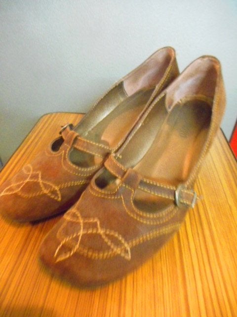 schoenen, Kleding | Dames, Schoenen, Schoenen met lage hakken, Ophalen of Verzenden, Zo goed als nieuw, Bruin