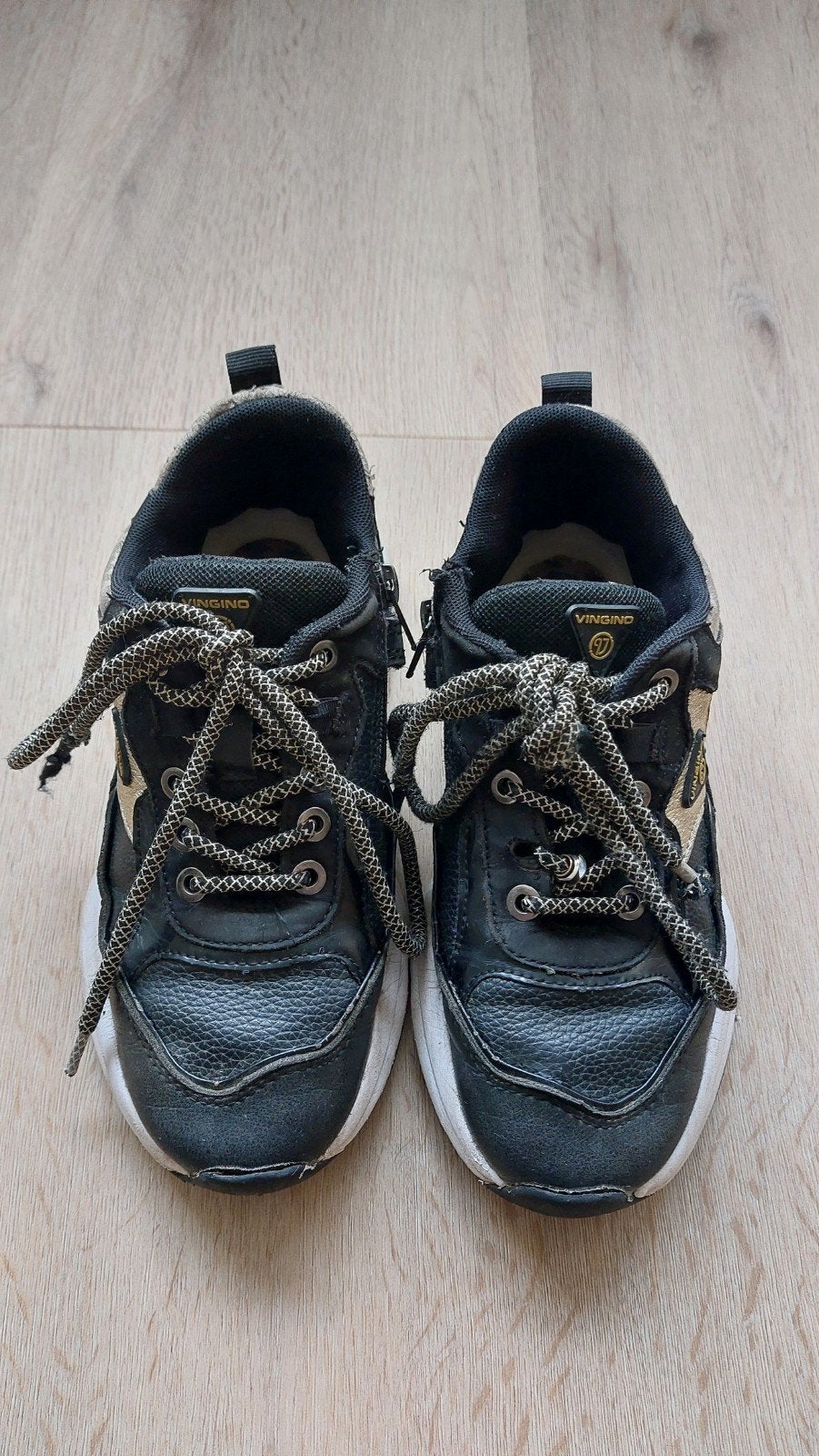 Vingino sneakers zwart mt 34, Gebruikt, Meisje, Schoenen, Ophalen of Verzenden