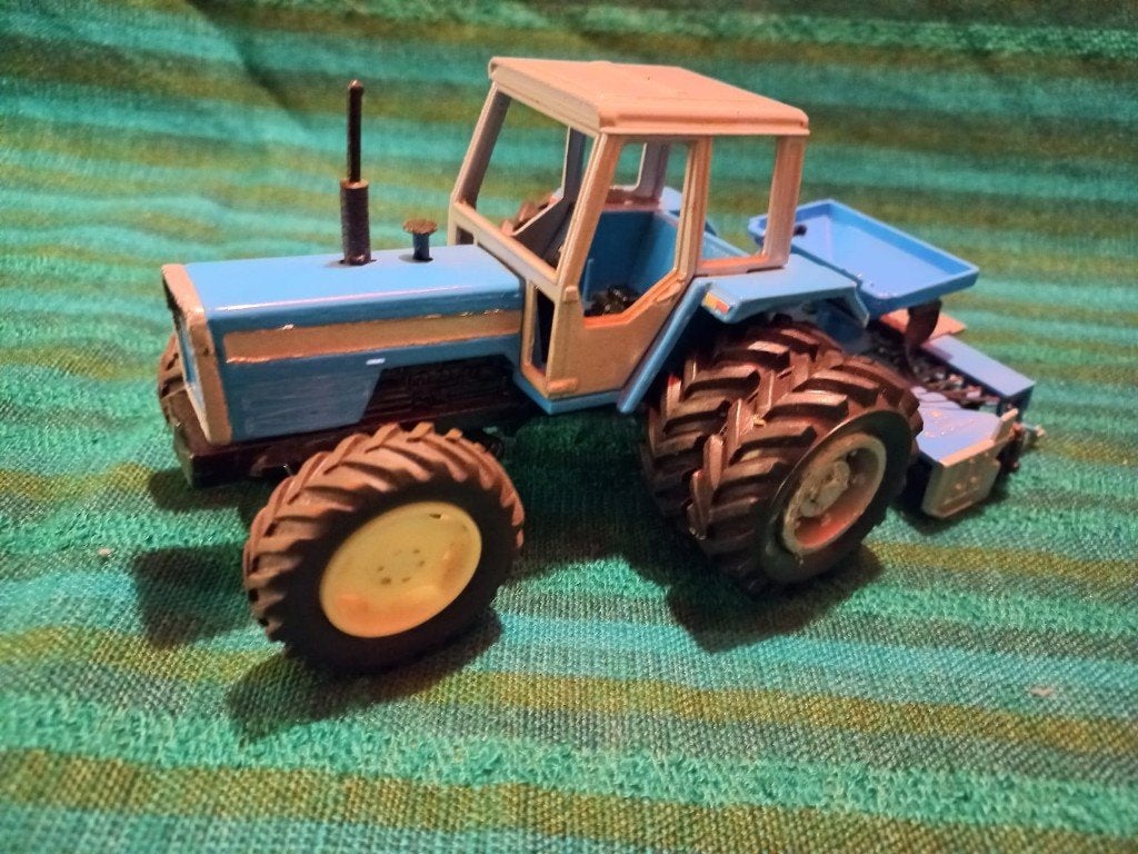Landini 8880 met zaaimachine, Hobby en Vrije tijd, Verzenden, Gebruikt, Tractor of Landbouw, SIKU