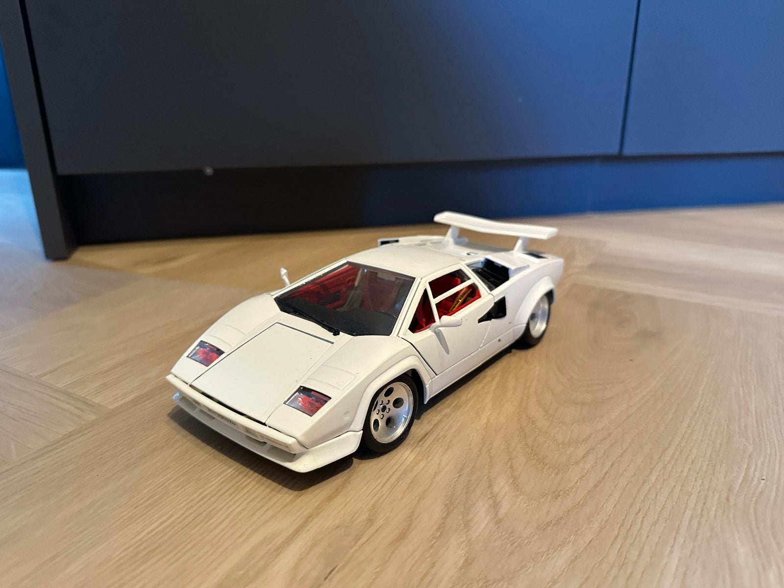 Bburago Lamborghini Countach 1:18 modelauto wit, Ophalen of Verzenden, Zo goed als nieuw, Bburago