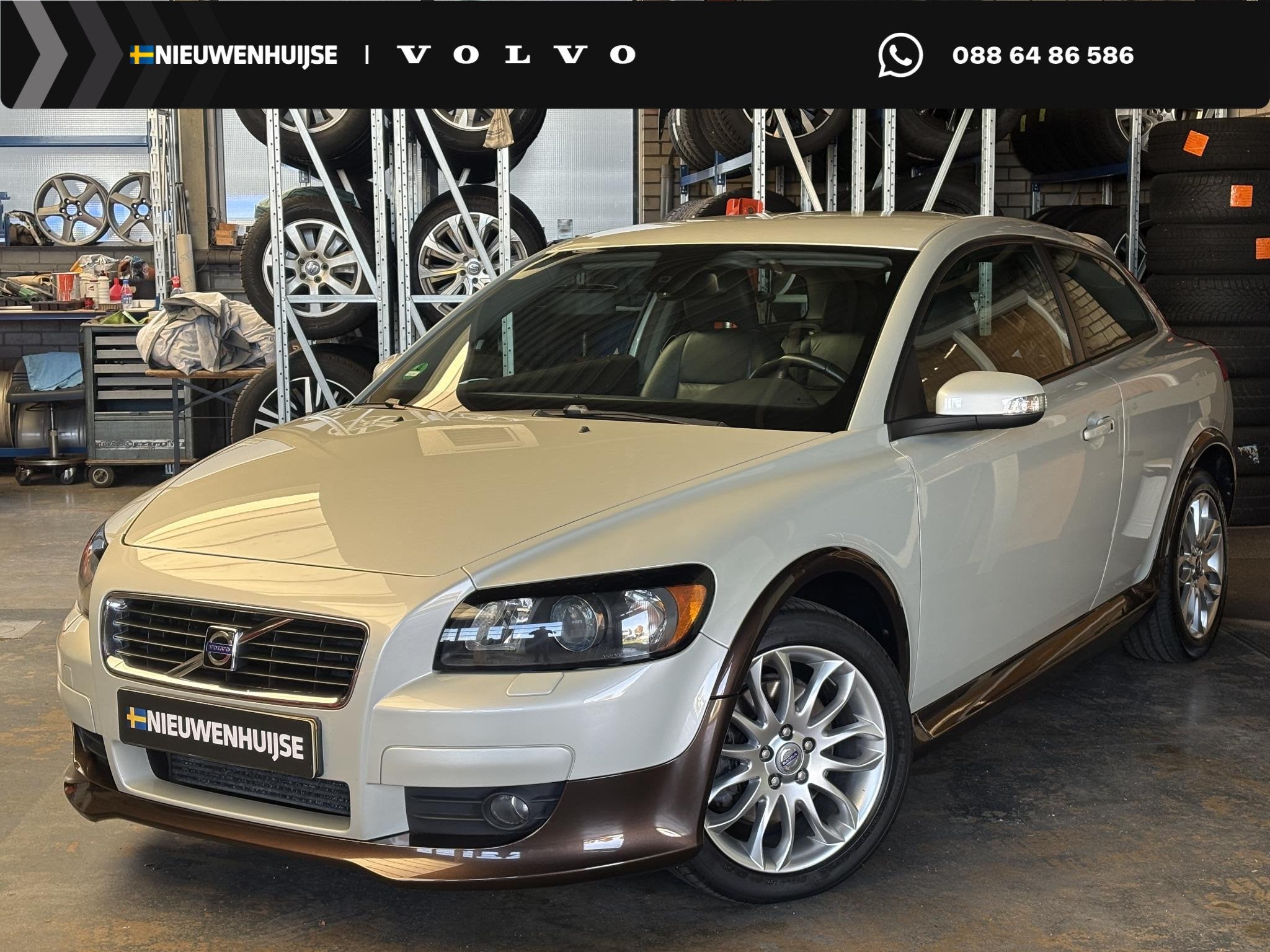 Volvo C30 2.5 T5 Summum | Nederlandse auto | Volvo dealer on, Auto's, Gebruikt, Zwart, 4 stoelen, 1337 kg