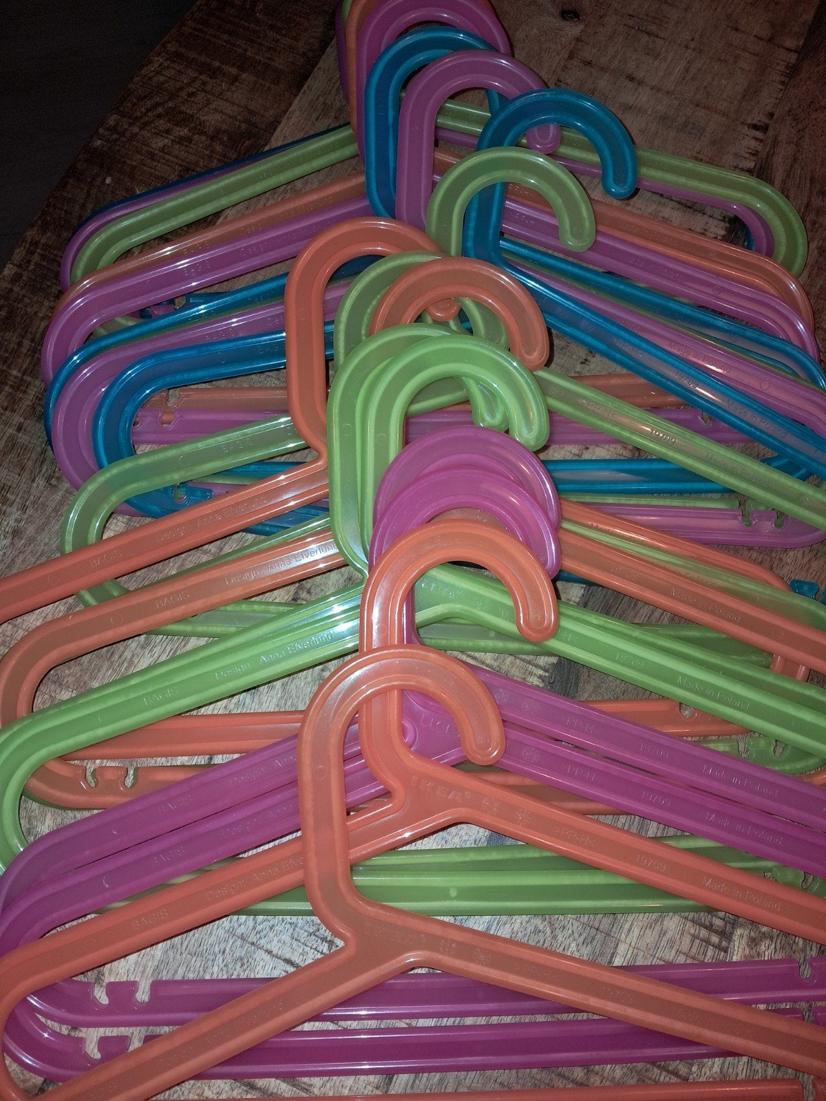 kinder kledinghangers 19 stuks Ikea, Ophalen of Verzenden, Zo goed als nieuw, Kunststof, Kinderen