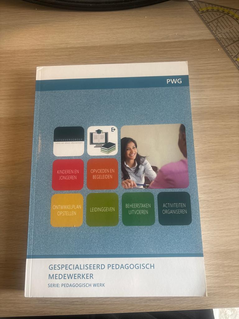 PWG Gespecialiseerd Pedagogisch Medewerker (licht beschadigd, Verzenden, Zo goed als nieuw, MBO