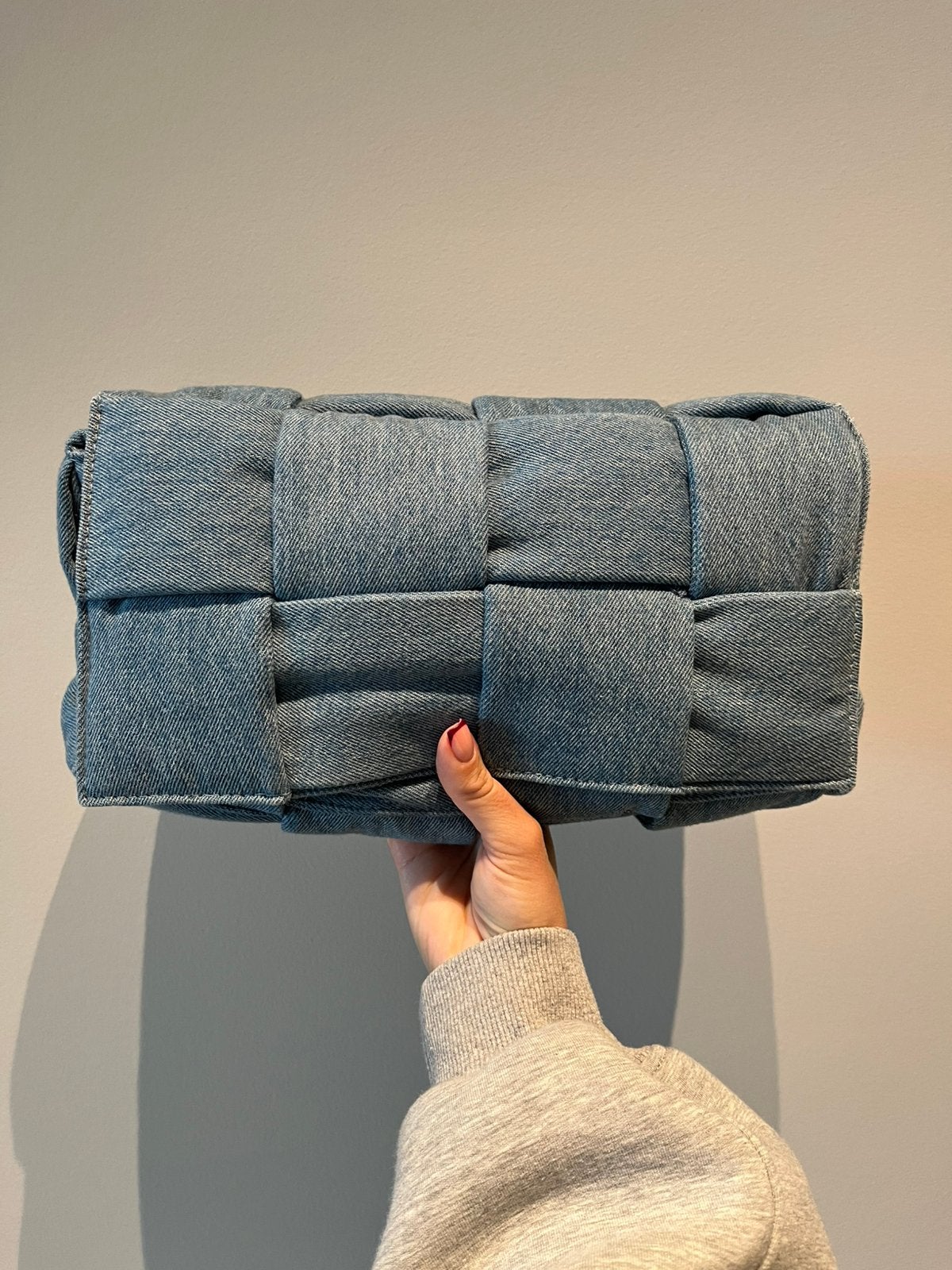 Bottega Veneta padded cassette denim, Ophalen of Verzenden