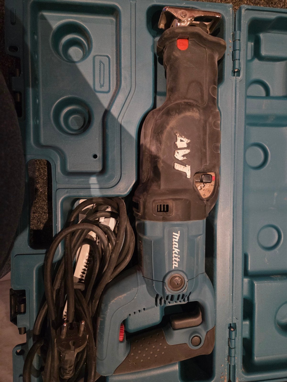 Makita Reciprozaag in koffer - Gebruikt, Gebruikt, 70 mm of meer, 600 tot 1200 watt, Ophalen of Verzenden