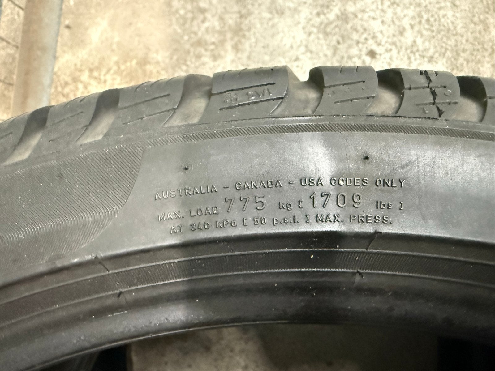 Pirelli Sottozero 245/40 R20 99V M+S Winterbanden, Auto-onderdelen, Banden en Velgen, Band(en), Personenwagen, 20 inch, Gebruikt