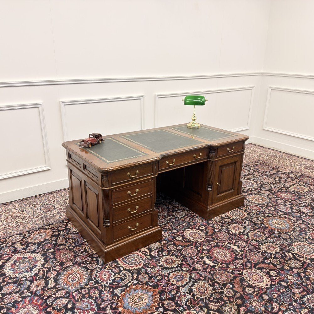 Klassiek Engels Chesterfield Bureau met Achterschot, Ophalen of Verzenden