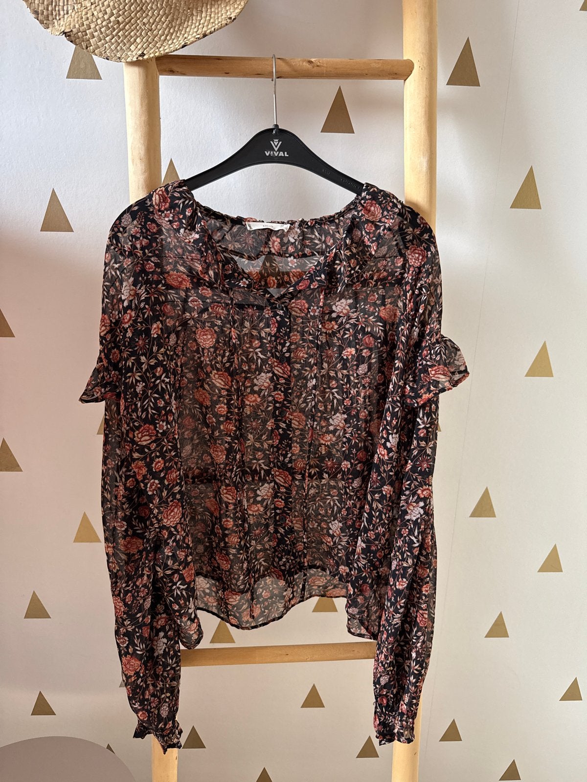 MNG Bloemenprint Blouse - Zwart met Rode Bloemen, Zwart, Ophalen of Verzenden, Zo goed als nieuw, Lange mouw