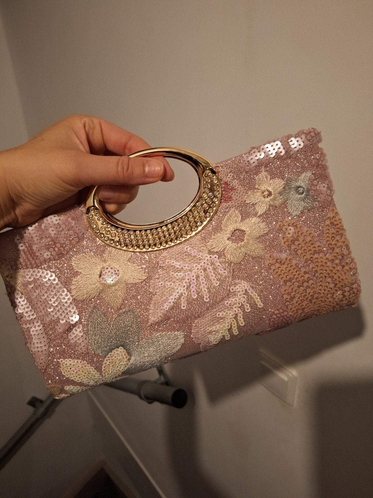 Nieuwe Roze Avondtas met Pailletten en Bloemen, Sieraden, Tassen en Uiterlijk, Ophalen of Verzenden, Nieuw, Roze, Avondtasje
