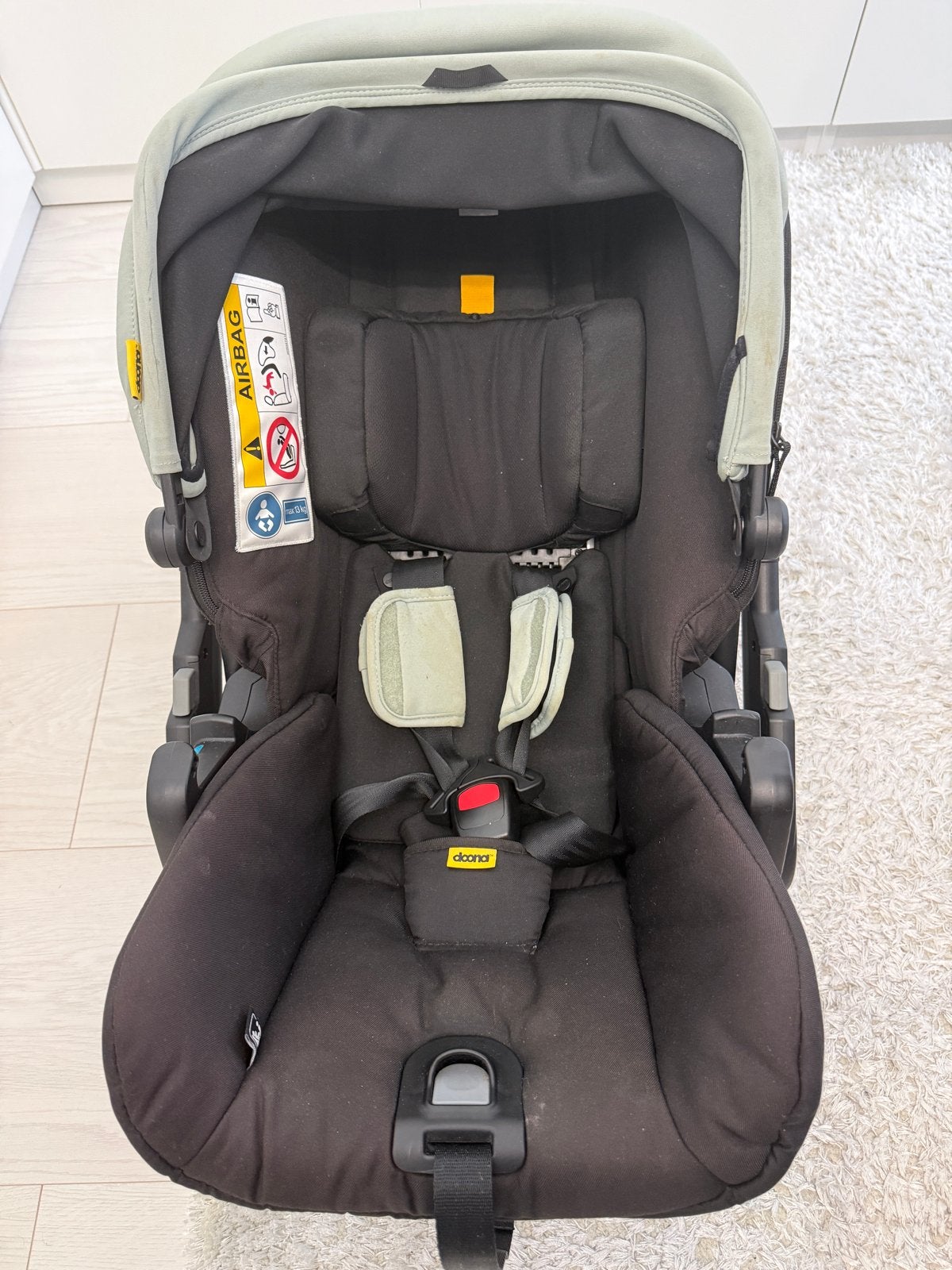 Doona X autostoel / kinderwagen, Autogordel, Zijbescherming, Zo goed als nieuw, 0 t/m 13 kg