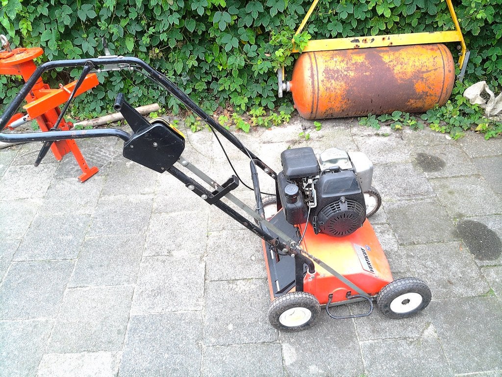 IBEA VERTICUT 400 verticuteermachine., Ophalen, Gebruikt, Benzine