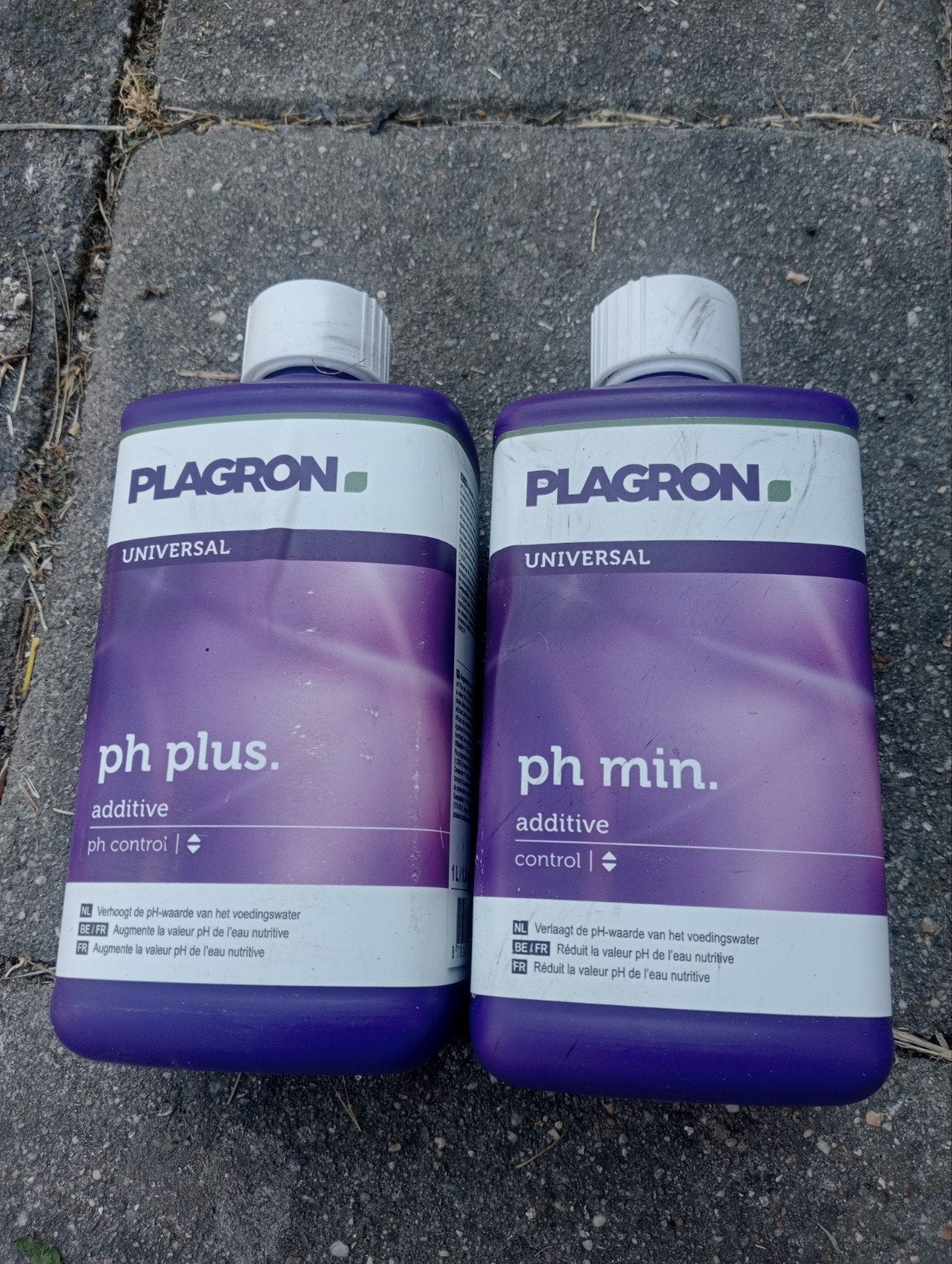 Bluelab pH kalibratievloeistoffen - pH 4, 2.5, 7, Info@bluelab.com, 1-5 Hotene Place, Tauranga, 3110, Nieuw-Zeeland, Bluelab Corporation Ltd.