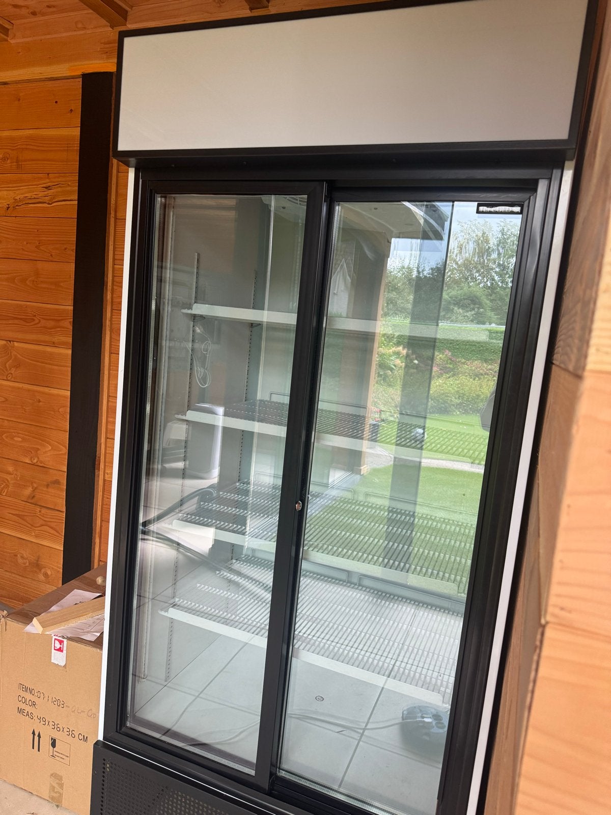 Tefcold Glazen Deur Koelkast - Perfect voor Dranken, Witgoed en Apparatuur, Ophalen, 200 liter of meer, 60 cm of meer, 160 cm of meer