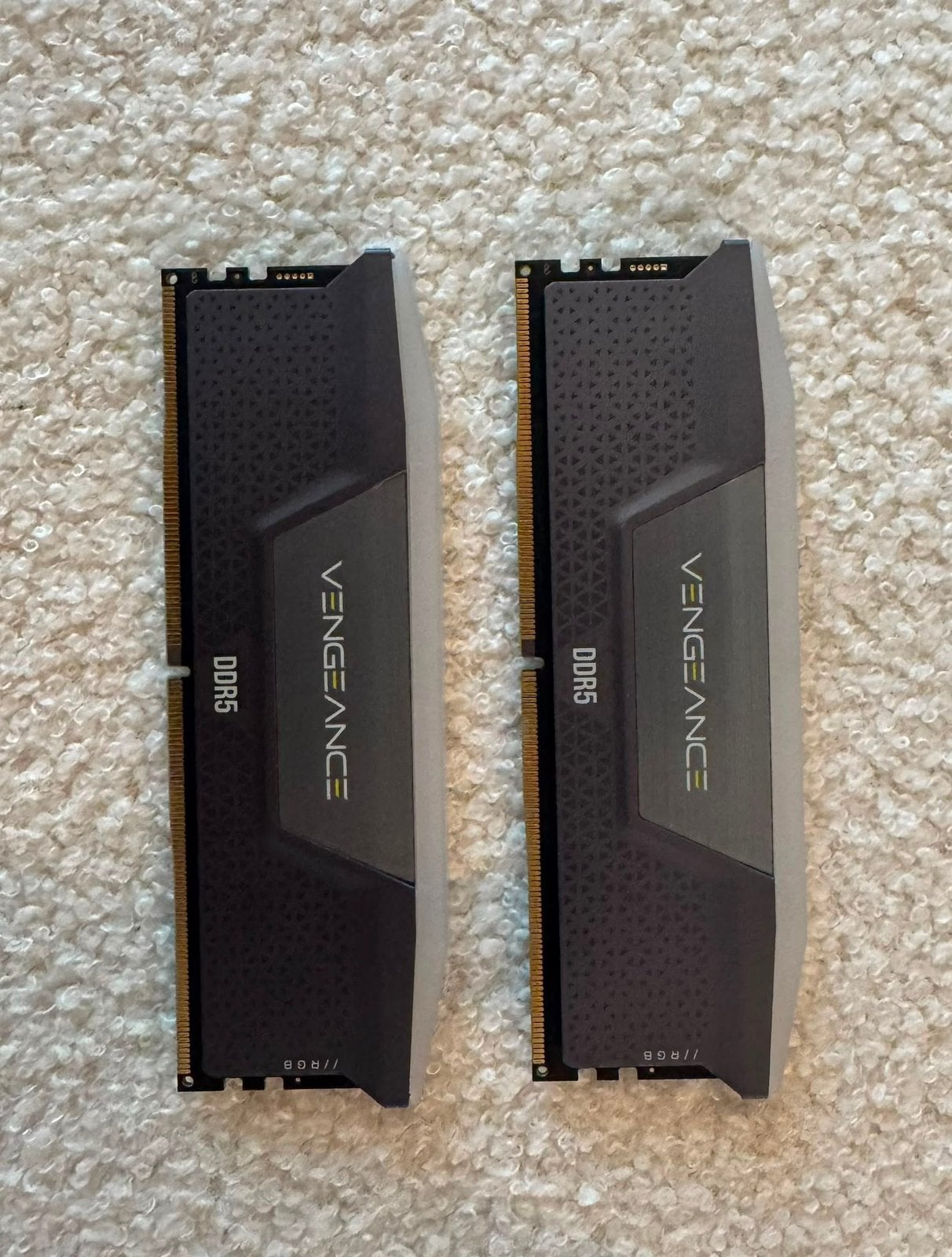 Te koop Vengeance 2x16 GB DDR5 geheugen RGB, Computers en Software, RAM geheugen, 32 GB, Ophalen of Verzenden, Zo goed als nieuw