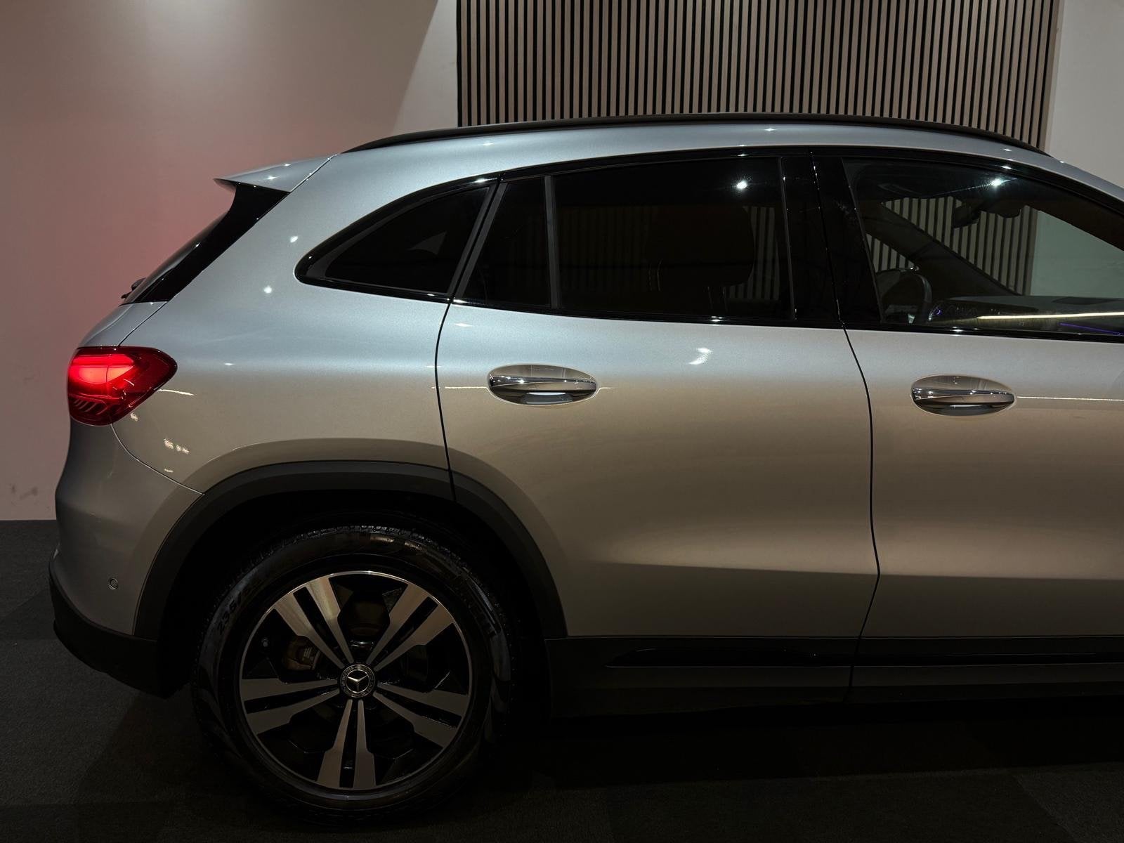 Mercedes-Benz GLA-klasse 200 Luxury Line Automaat Memory Led, Auto's, Dealer onderhouden, 15 km/l, 4 cilinders, Met garantie (alle)