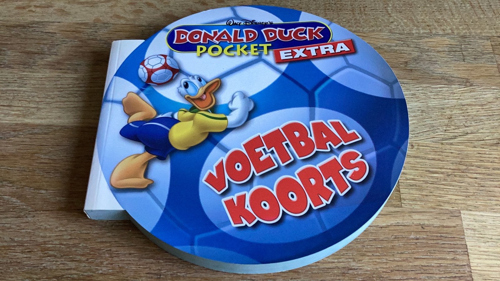 Donald Duck voetbal pocket voor €1,50 of ruilen, Boeken, Stripboeken, Eén stripboek, Ophalen of Verzenden, Gelezen
