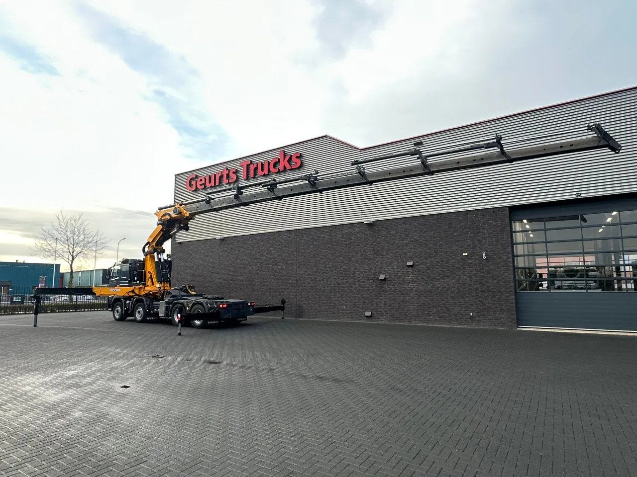 Volvo FH 480 8X4 TREKKER + EFFER 1355/8S KRAAN/KRAN/CRANE/GR, Auto's, Automaat, Euro 5, Achterwielaandrijving, Zwart