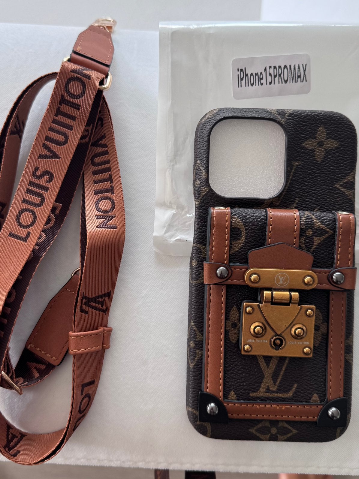 Super hoesje voor iphone 15 promax, Hoesje of Tasje, Ophalen of Verzenden, IPhone 15 Pro Max, Met koord