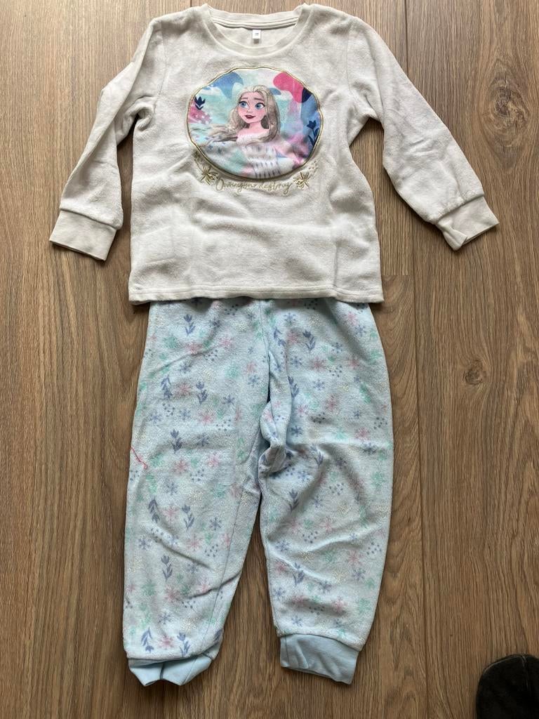 Frozen pyjama maat 104, Ophalen of Verzenden, Zo goed als nieuw, Meisje, Nacht- of Onderkleding