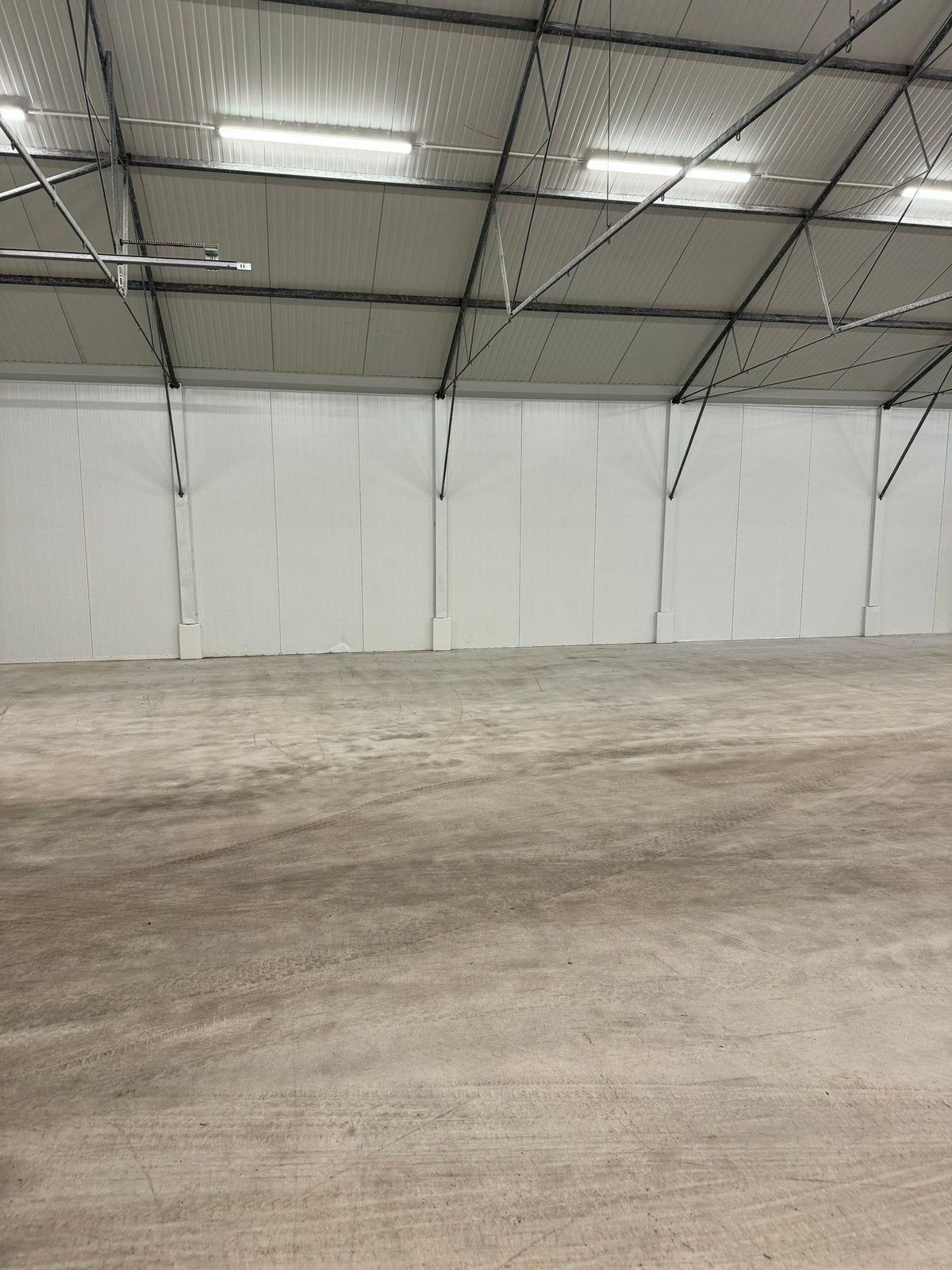 Loods te huur 380 m2, Bedrijfsruimte