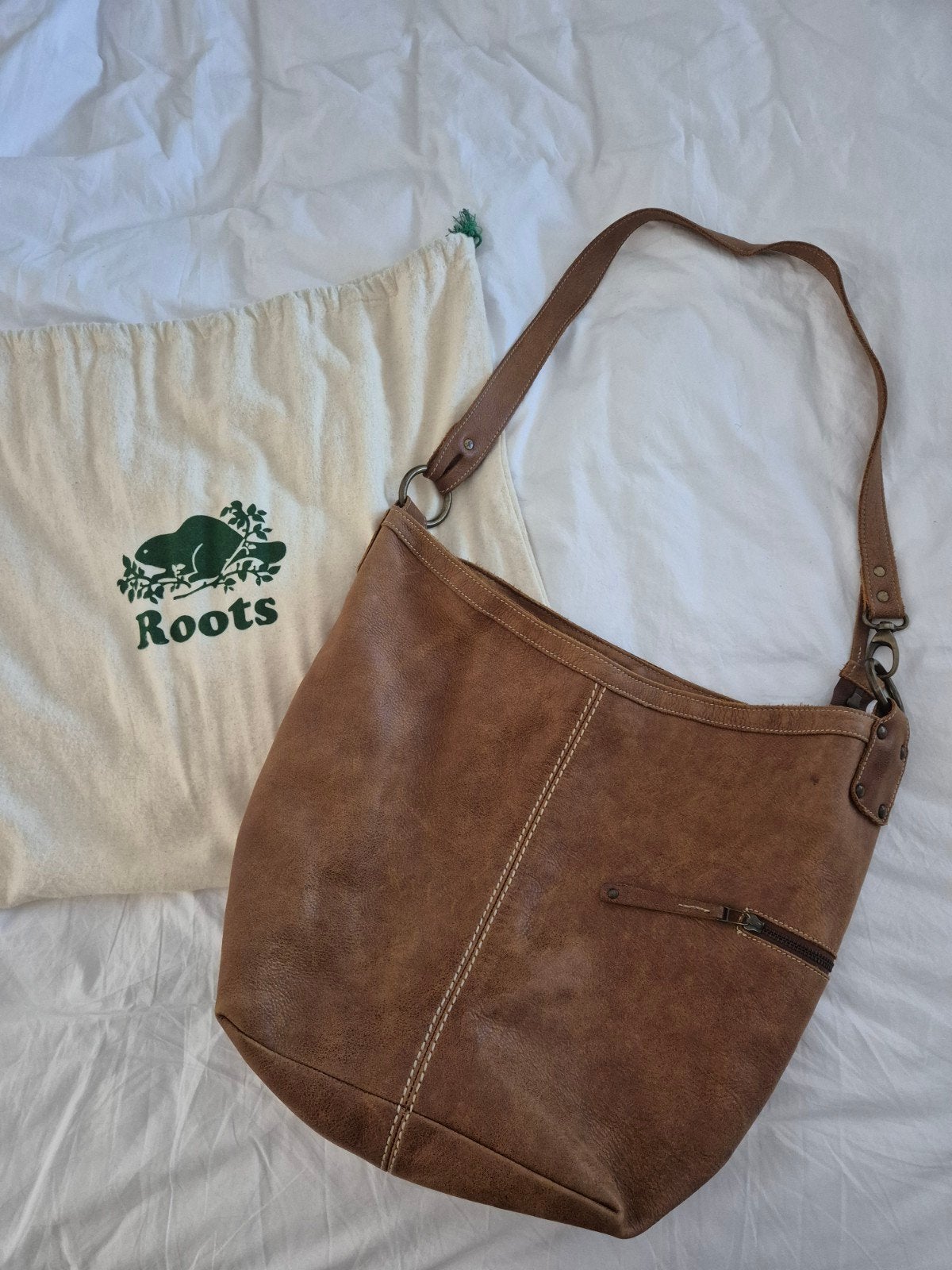 Roots Canada echt lederen damestas, schoudertas cognac bruin, Sieraden, Tassen en Uiterlijk, Tassen | Reistassen en Weekendtassen