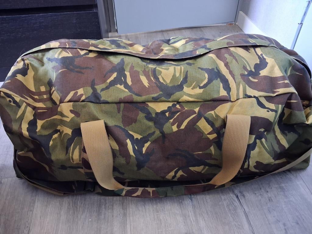 Camo reistas / plunjezak, Sieraden, Tassen en Uiterlijk, Tassen | Reistassen en Weekendtassen, Ophalen