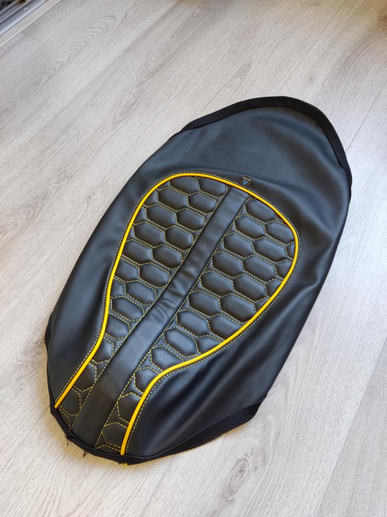 Zadelhoes / buddydek Piaggio Zip audi rs geel streep NIEUW, Info@jynkx.com, Nieuw, Ophalen of Verzenden, Piazza 99