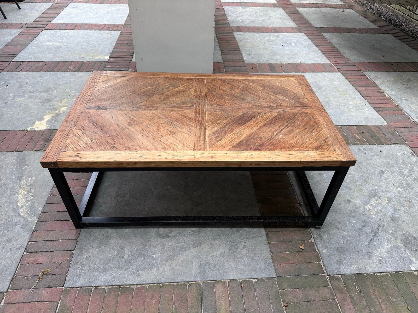 Salontafel met stalen frame en houten blad (roestvlekken), Ophalen, Gebruikt, 100 tot 150 cm, 50 tot 100 cm