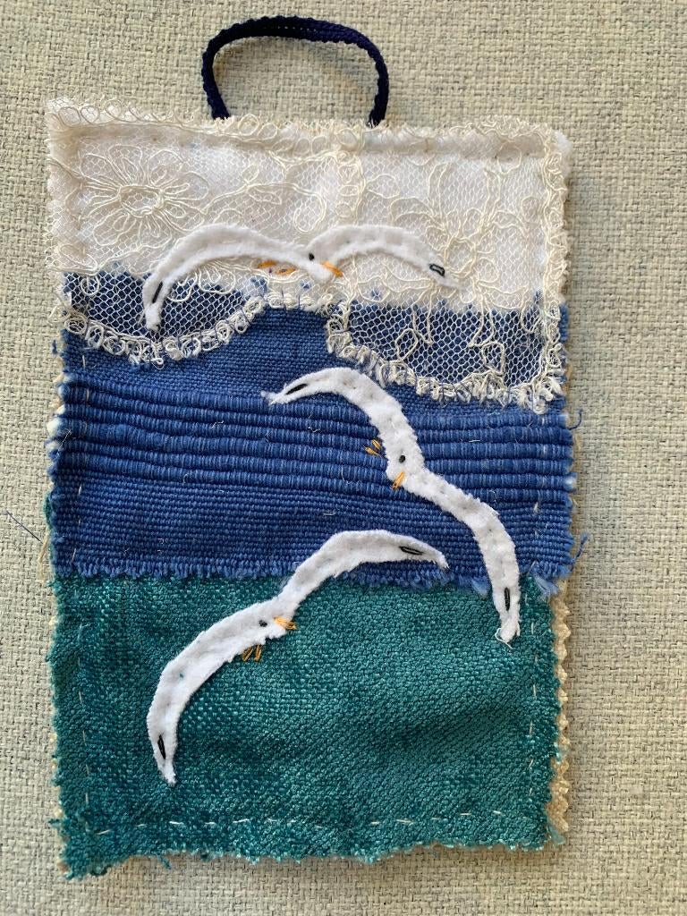 Mini wandkleedje met lucht en meeuwen door Pippa & Lies, 12 cm, Wandhanger, 17 cm, Textiel