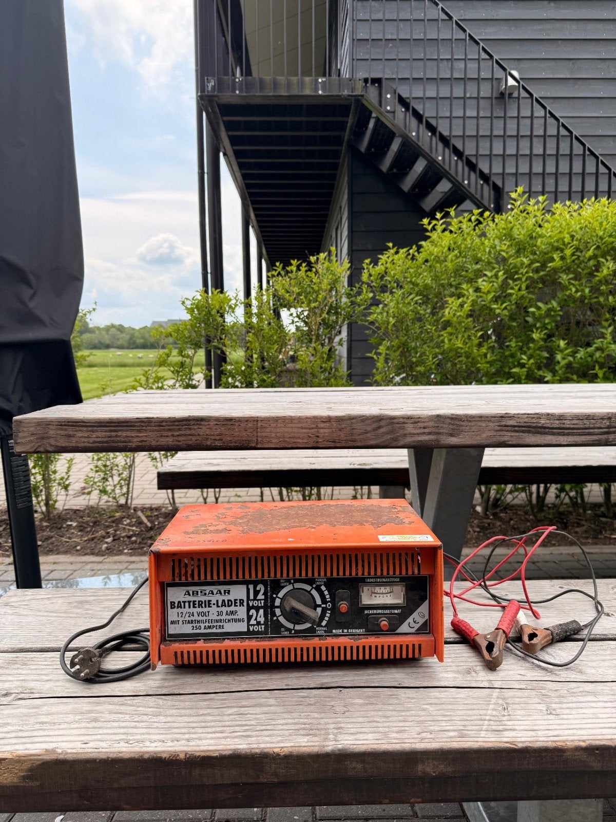 Absaar Acculader 12/24V - 30A met starthulp, Ophalen, Gebruikt, Universele onderdelen