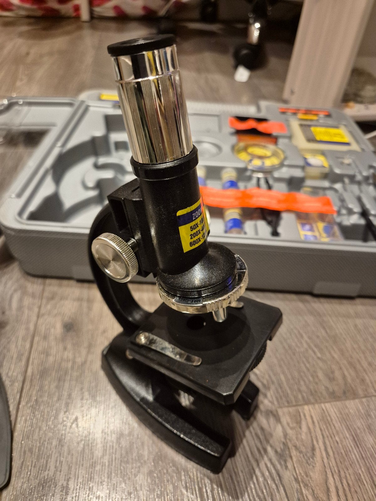 Microscoop set voor kinderen - Compleet met accessoires, Ophalen of Verzenden, Zo goed als nieuw, Minder dan 400x, Biologische microscoop