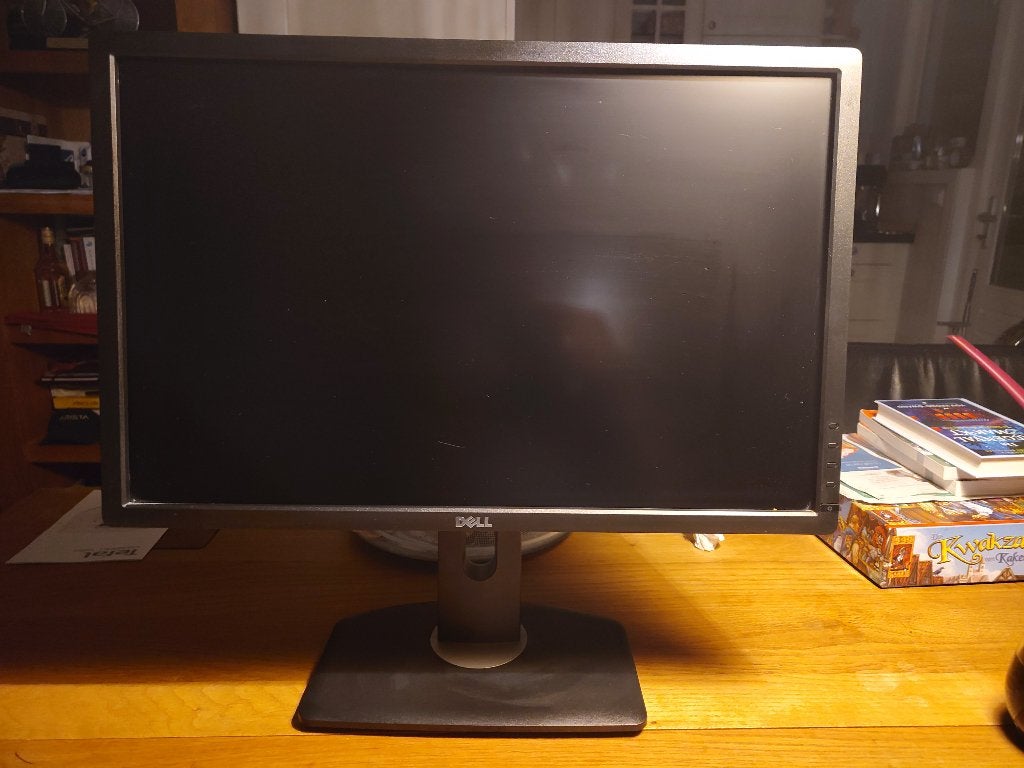 Dell 24inch UltraSharp U2412MC 24, Computers en Software, Monitoren, Gebruikt, 60 Hz of minder, DisplayPort, DVI, VGA, In hoogte verstelbaar
