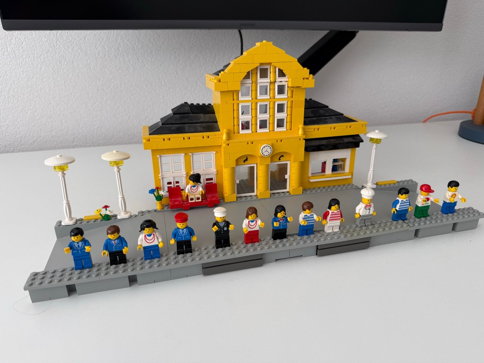 LEGO trein 4558 Metroliner + 4547 Club Car + 4554 Station, Ophalen of Verzenden, Gebruikt, Overige merken
