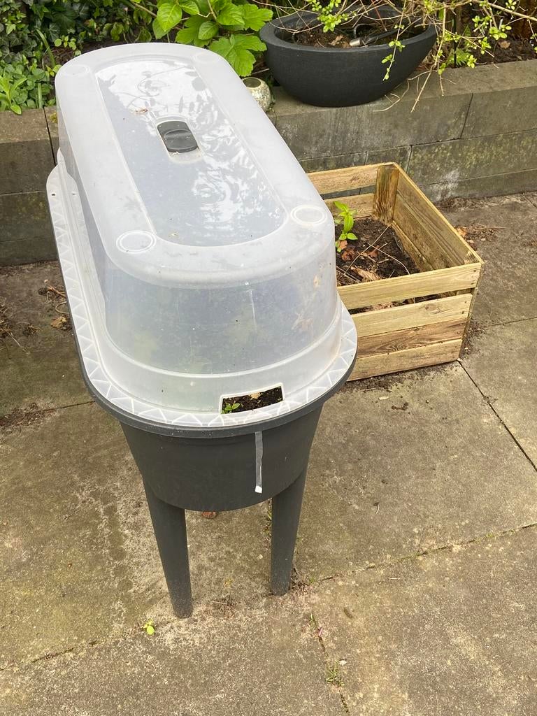Te koop 3 kweekbakken met deksel totaal €20, Tuin en Terras, Aarde en Mest, Ophalen of Verzenden, Potgrond