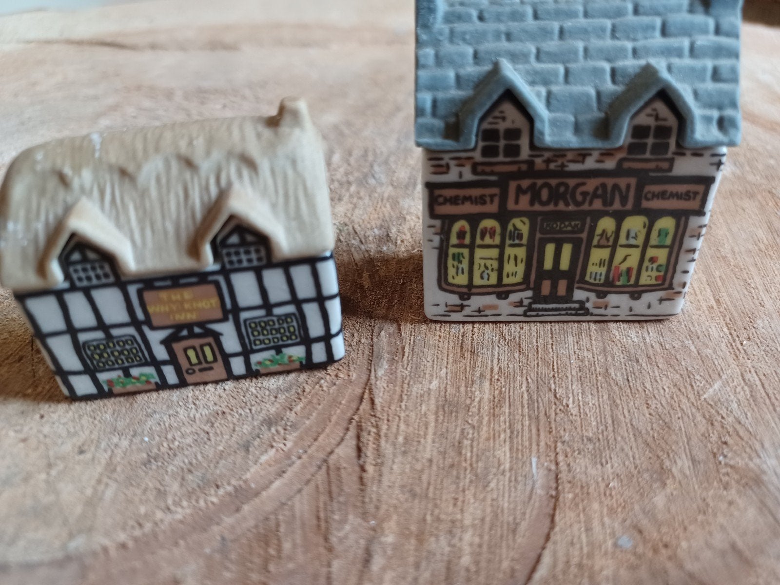 Set van 2 Whimsey huisjes: The White Swan Inn & Morgan, Ophalen of Verzenden