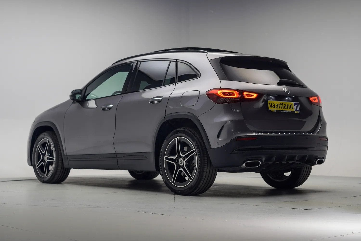 Mercedes-Benz GLA 250e AMG Line Aut. [ Panoramadak Sfeerverl, Auto's, Mercedes-Benz, Automaat, 218 pk, Bedrijf, Hybride Elektrisch/Benzine