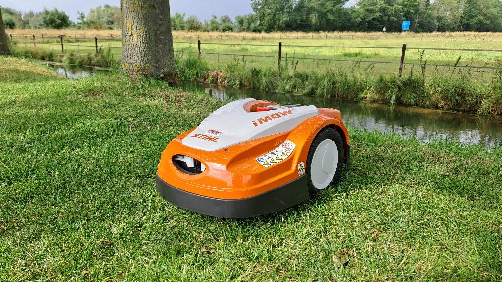 Stihl iMow RMI 422.2 P robotmaaier NIEUW, Stihl, Mertstraat 5, Nieuw, Verkoop@teeuwentuinmachines.nl