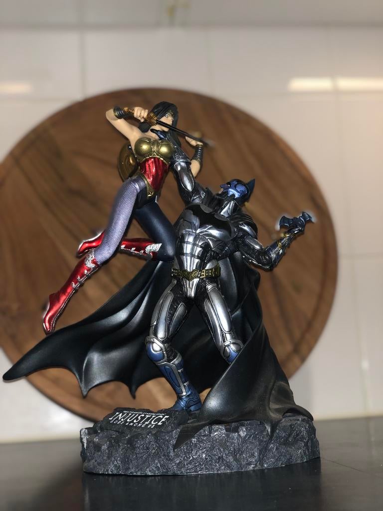 Batman wonderwoman injustice statue figure 26 cm hoog, Ophalen of Verzenden, Zo goed als nieuw