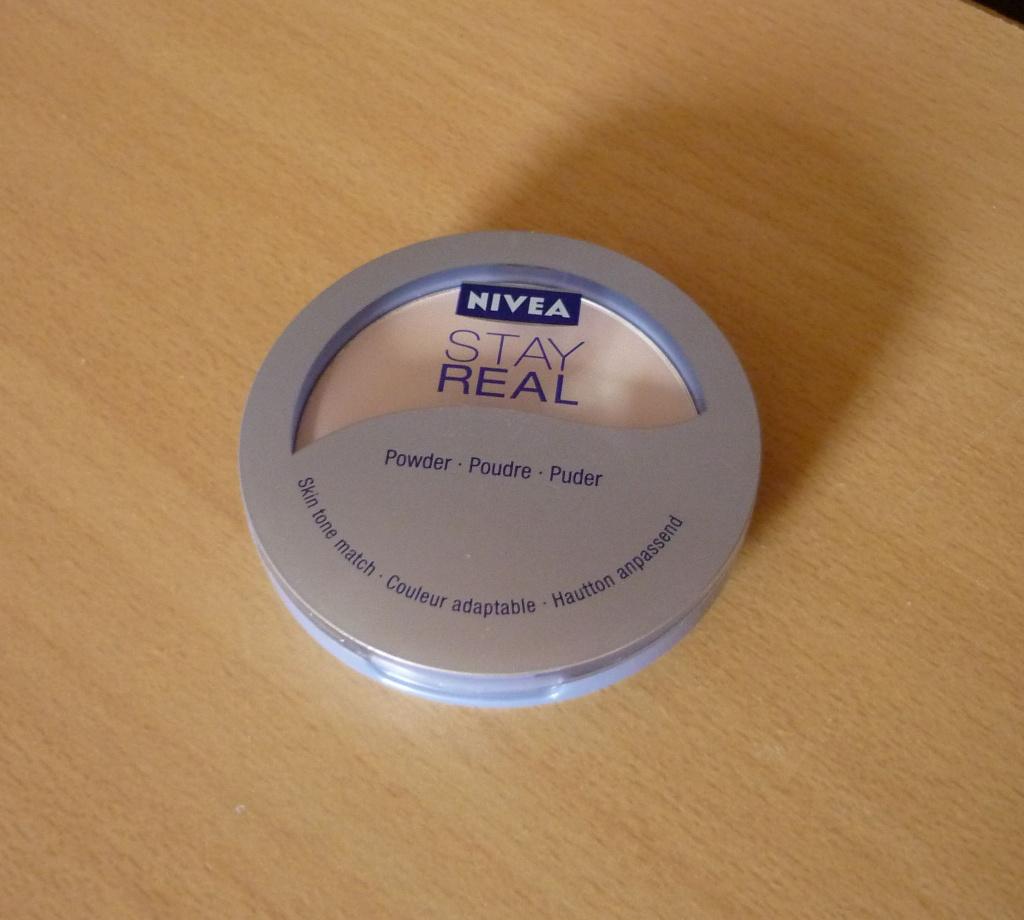 Nivea Stay real compact powder poeder, Ophalen of Verzenden, Nieuw, Beige, Gehele gezicht