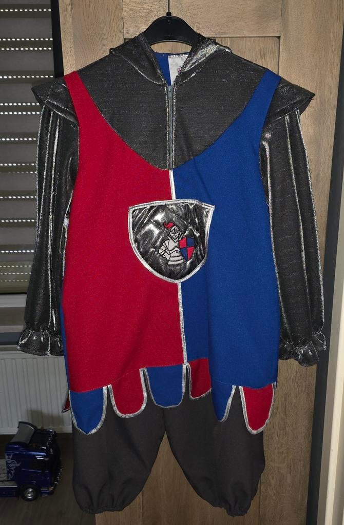 Ridderpak carnaval maat 140, Kinderen en Baby's, Carnavalskleding en Verkleedspullen, Ophalen, Gebruikt, 134 t/m 140, Jongen of Meisje