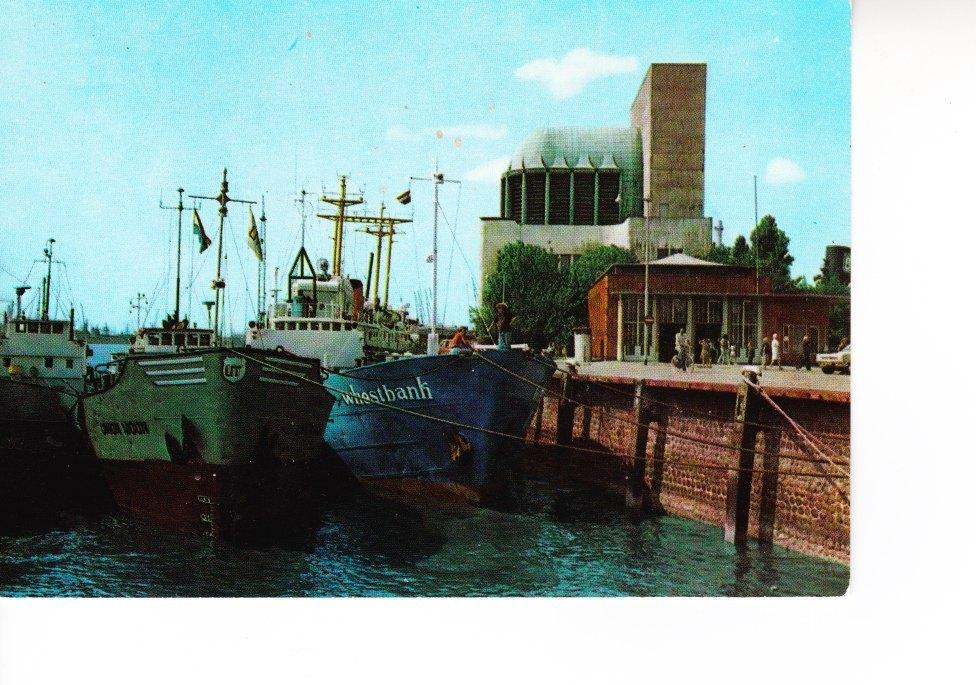 ROTTERDAM,- Parkkade met Coasters.  15-02, Verzamelen, Ansichtkaarten | Nederland, Ophalen of Verzenden, 1960 tot 1980, Ongelopen