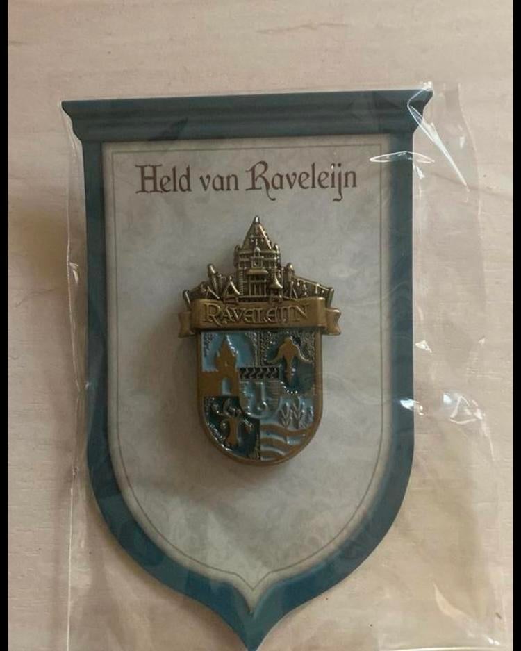 “Held van Raveleijn”, Efteling pin!, Verzenden, Nieuw, Button of Speldje