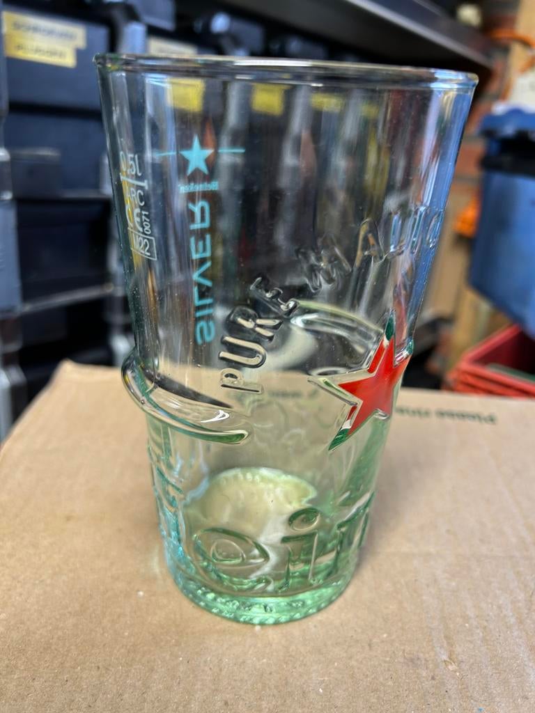 Heineken silver halve liter glas nieuw ongebruikt, Ophalen, Nieuw, Bierglas