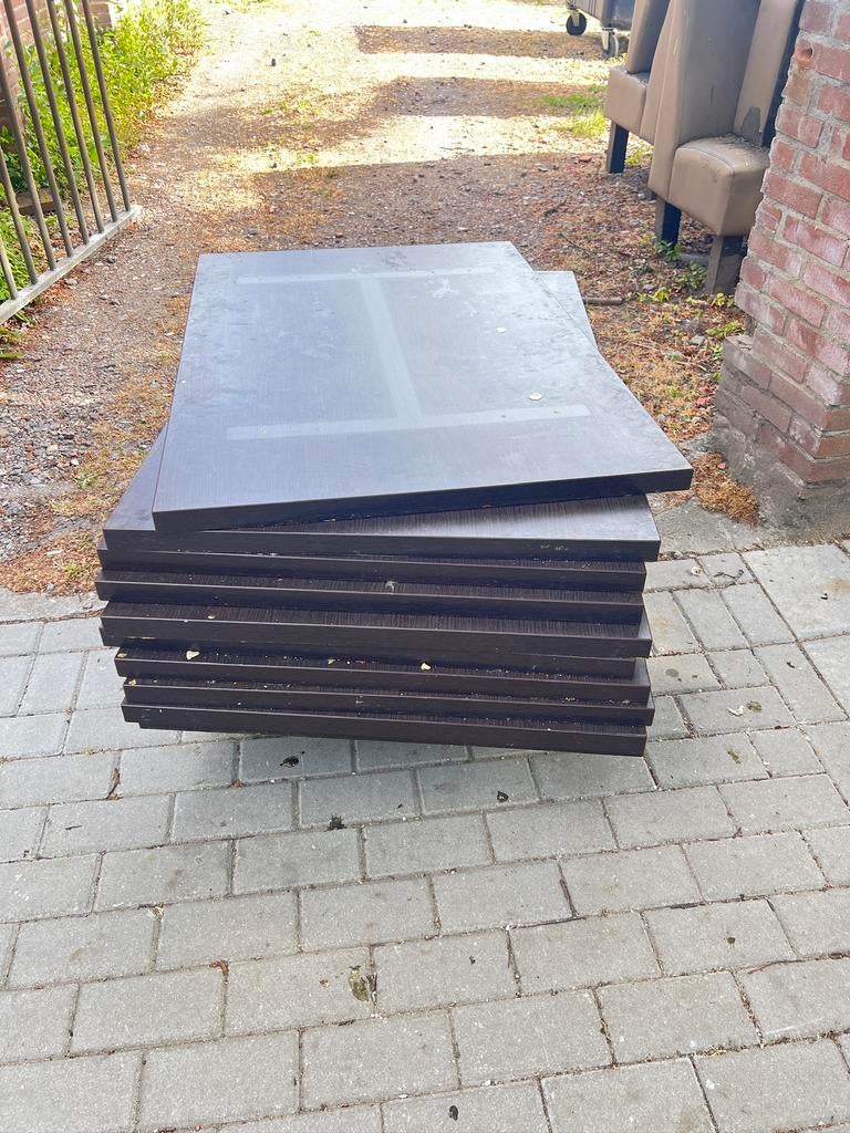 Horeca tafel en stolen en borden alles moet weg, Zakelijke goederen, Horeca | Meubilair en Inrichting, Ophalen, Meubilair