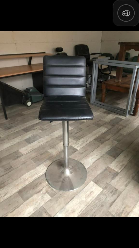 Kappersstoel, Huis en Inrichting, Stoelen, Zwart, Ophalen of Verzenden, Zo goed als nieuw, Metaal