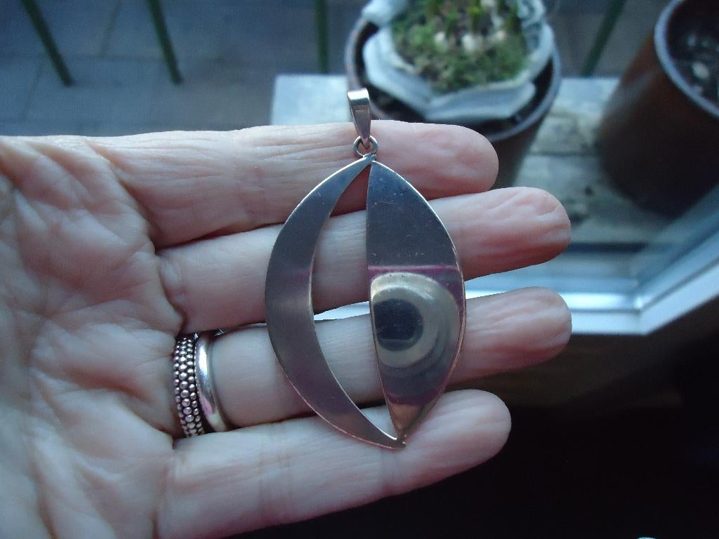 mooie echt zilveren aparte strakke grote hanger mooie staat, Ophalen of Verzenden, Zo goed als nieuw, Zilver, Zilver