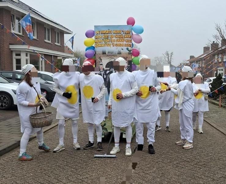 Carnaval loopgroep pakken 14 stuks eieren en kip, Ophalen, Overige maten