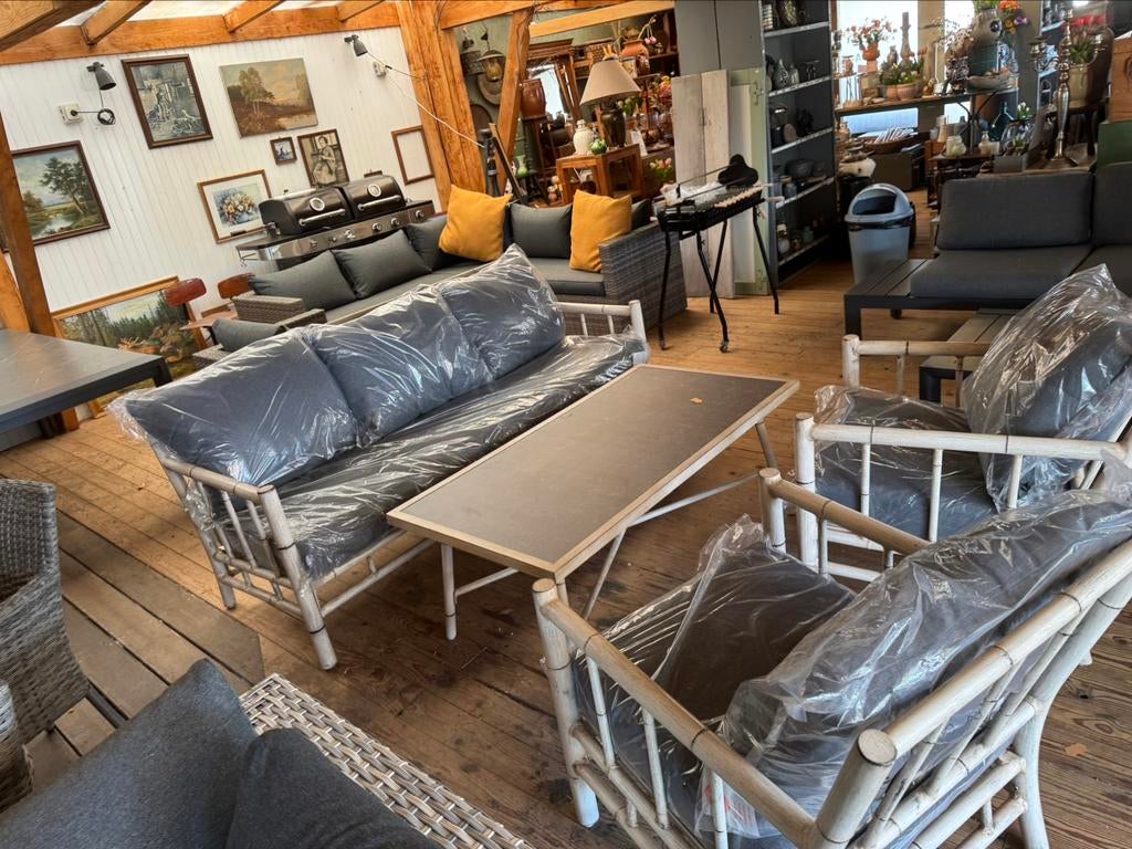 Mooie loungeset grote bank met 2 stoelen en tafel, Ophalen of Verzenden, Bank